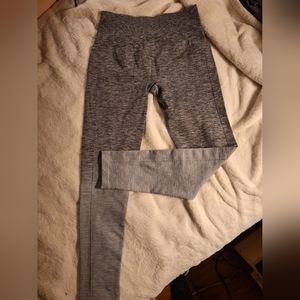 *Like New* Women's Lululemon Grey Ombre Balance & Resist Leggings